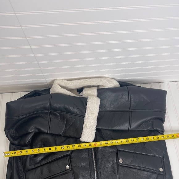 NWT Nasty Gal Women's Faux Fur/vegan leather Black Bomber Jacket Size 24 - Picture 6 of 11